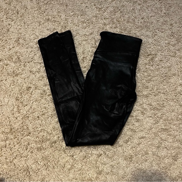 Spanxs women’s faux leather leggings size small - Picture 1 of 4